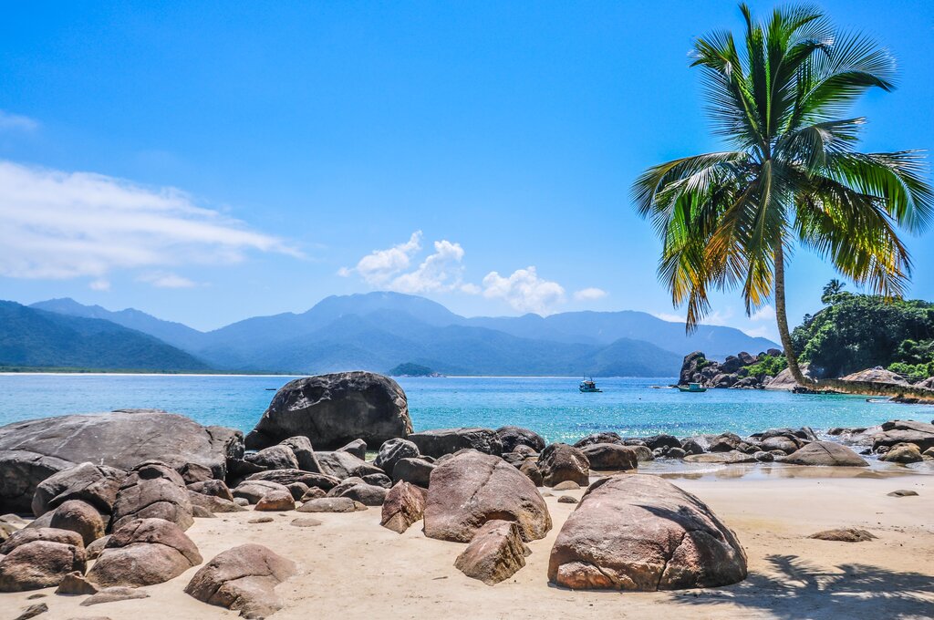 See the most beautiful beaches of Ilha Grande