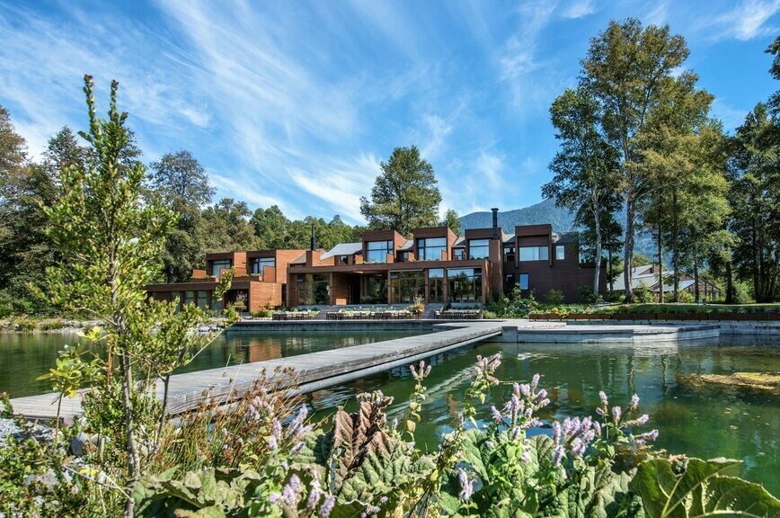 Stay in waterfront 5-star hotels on this weeklong exploration of Chile's Lake District (photo courtesy of andBeyond Vira Vira)