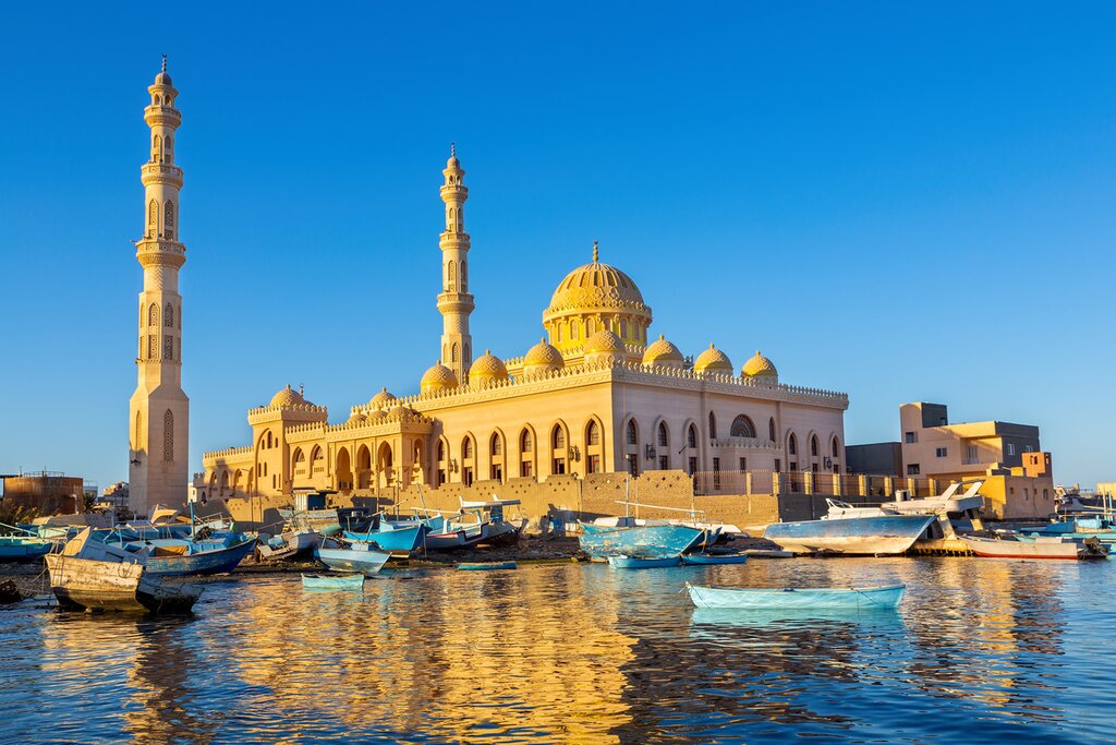 End your adventure on the Red Sea in Hurghada