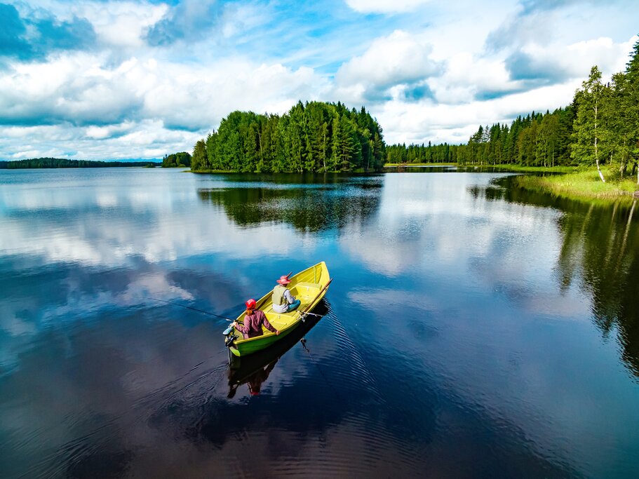 Enjoy a peaceful excursion while learning to fish in Northern Finland