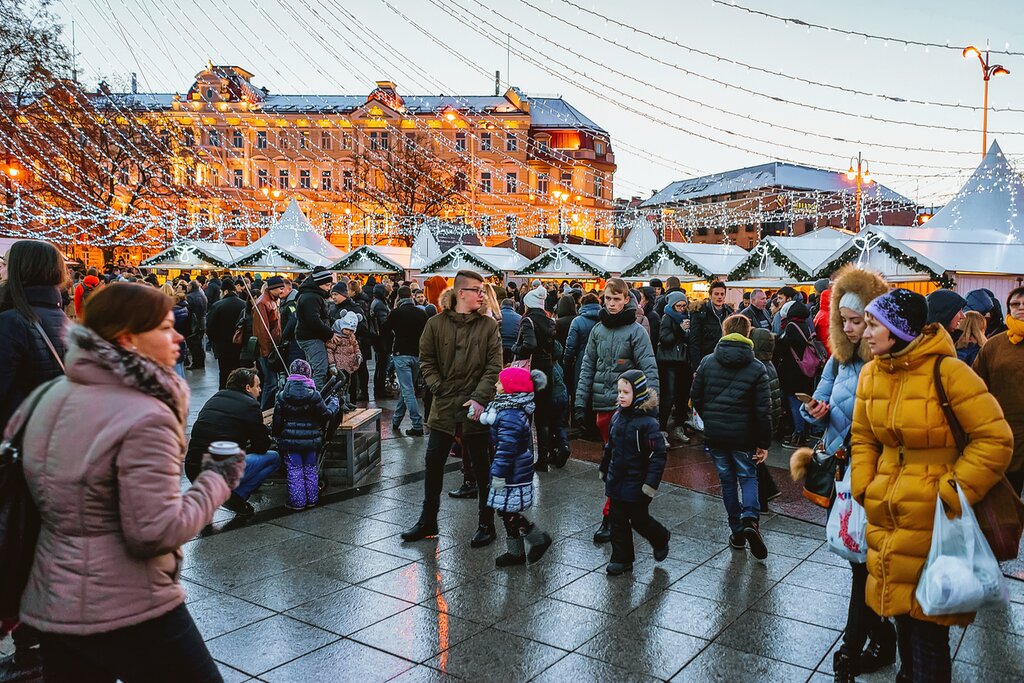 Visit the festive holiday markets in Vilnius with a local guide