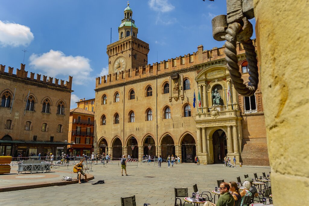 Bologna Piazza Maggiore