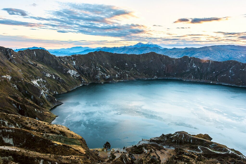 Sweeping views of Ilinizas Nature Reserve and Quilotoa Lake