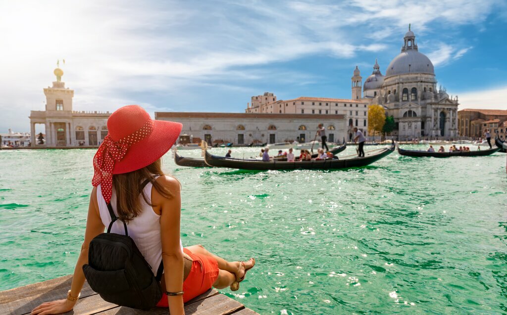 Enjoy the idyllic vibe of Venice, Italy, on a weeklong tour