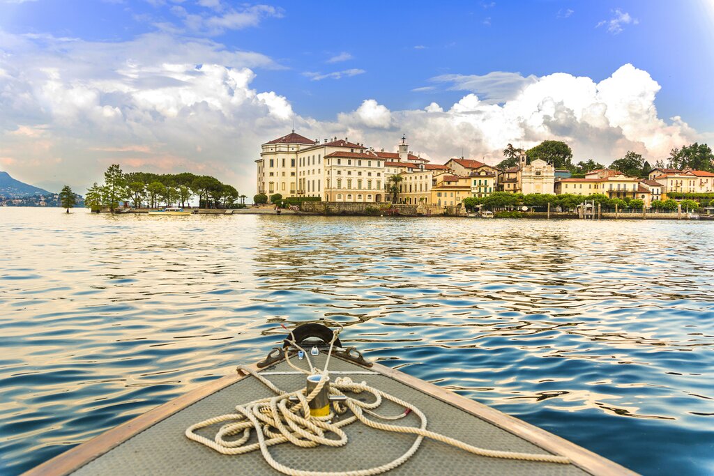 Explore elegant lakeside villas and fabled islands on this romantic 10-day journey through the Italian Lakes