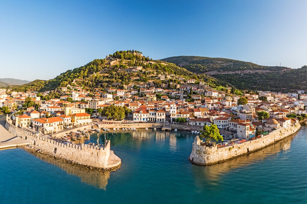 Nafpaktos port