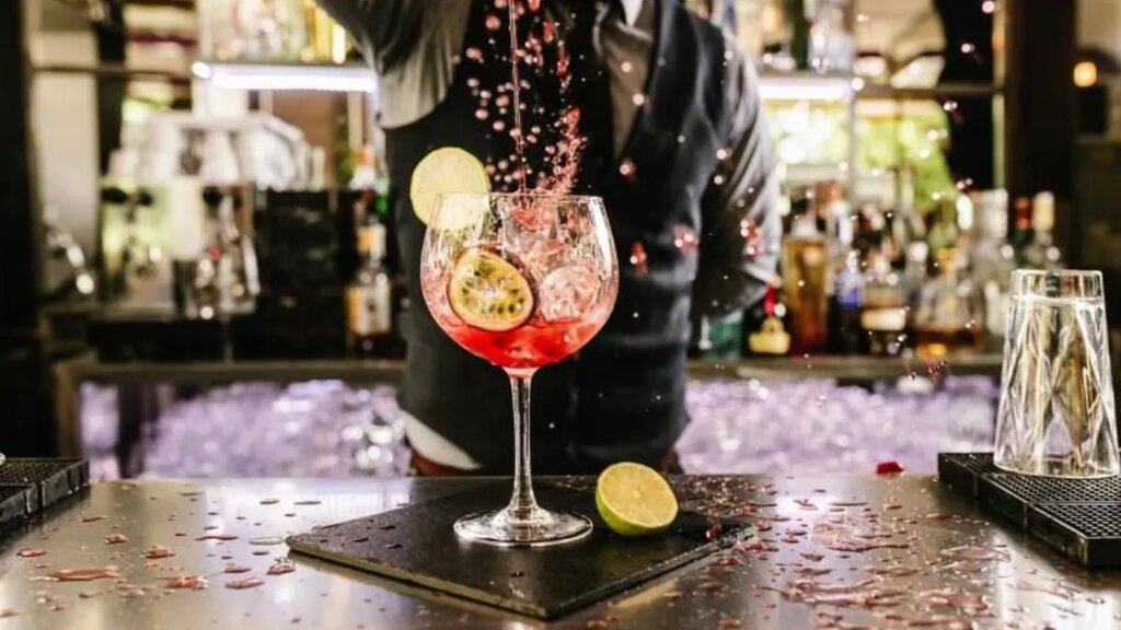 Cocktail Class at Night!