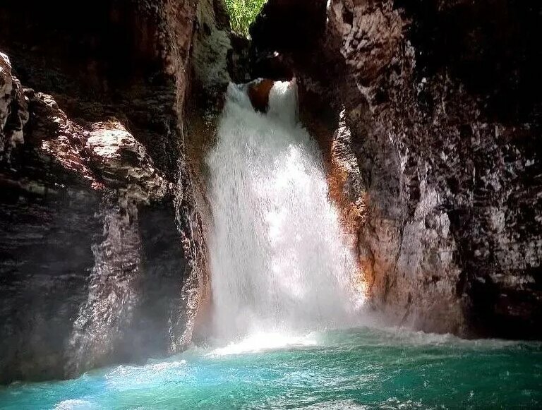 Hike to the La Leona Waterfall