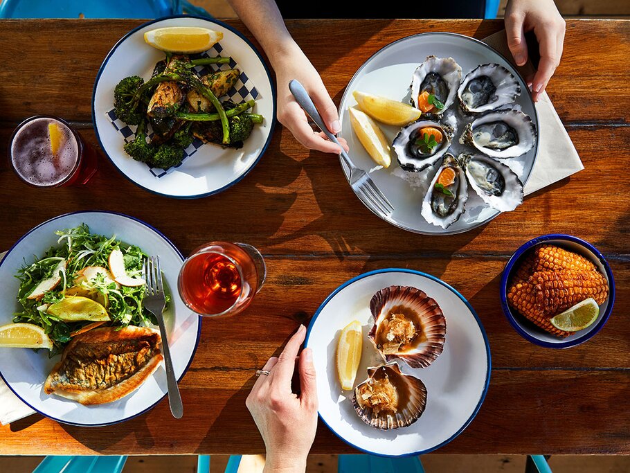 Tour Melbourne's Nightlife with Dinner, Tales, and Cocktails