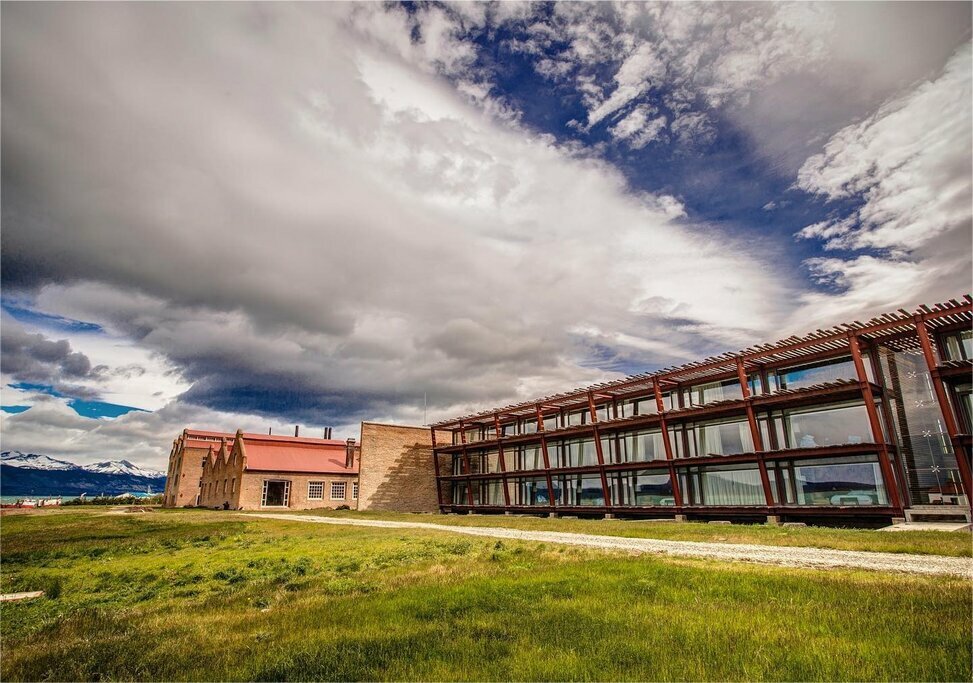 Stay in a masterfully-designed 5-star lodge on the shores of the Seno Última Esperanza (photo courtesy of Singular Patagonia)