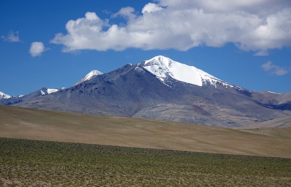 Mountain view on the trek from Hemis Shukpachen to Themisgam