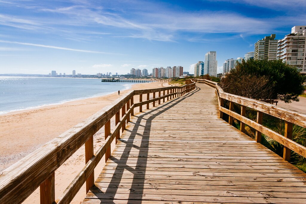Tour to Punta del Este With Visit to Piriápolis