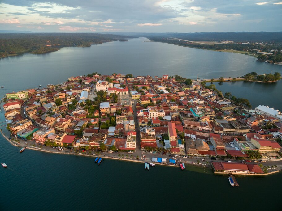 Flores town