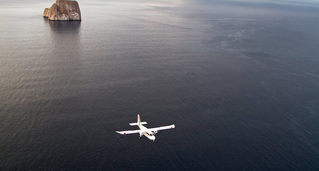 Flight from Isabela Island to San Cristobal