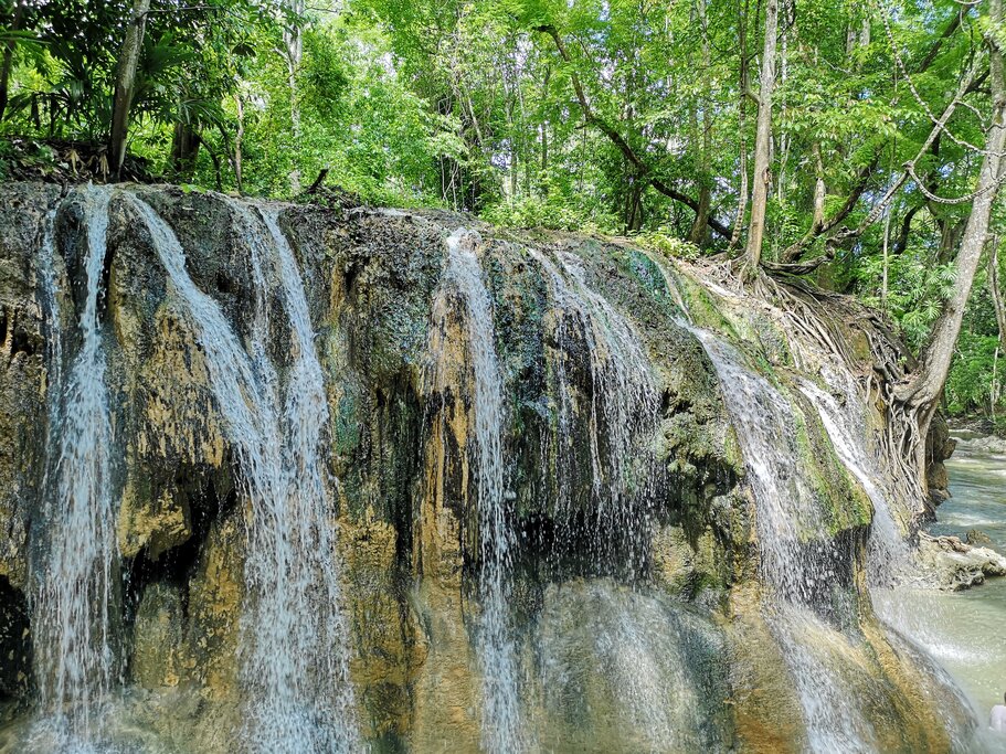 Finca Paraiso Hot Springs Waterfall