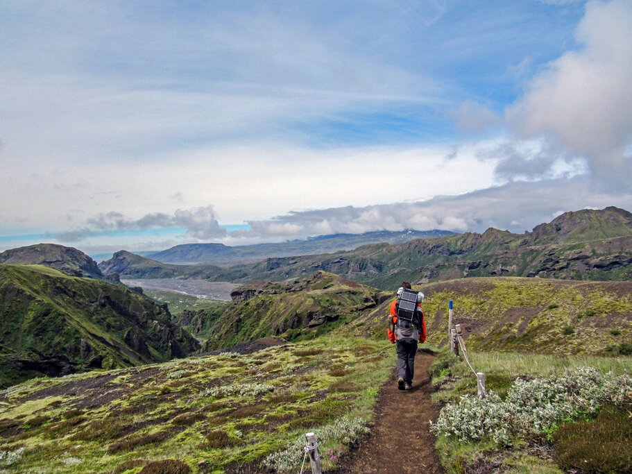 LAUGAVEGUR 4-DAY HUT TO HUT TREKKING TOUR (1/4)