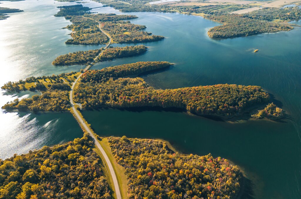  On your drive to Montréal from Gananoque, make a short detour on the scenic Long Sault Parkway