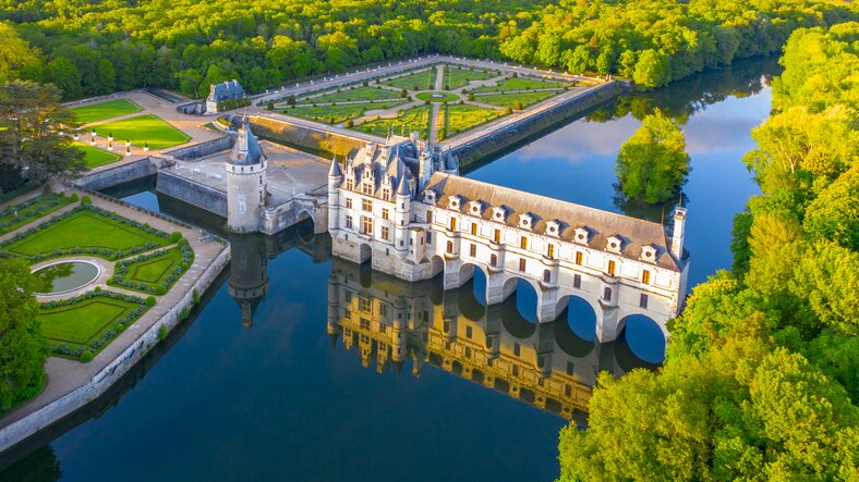 Chenonceau castle and grounds