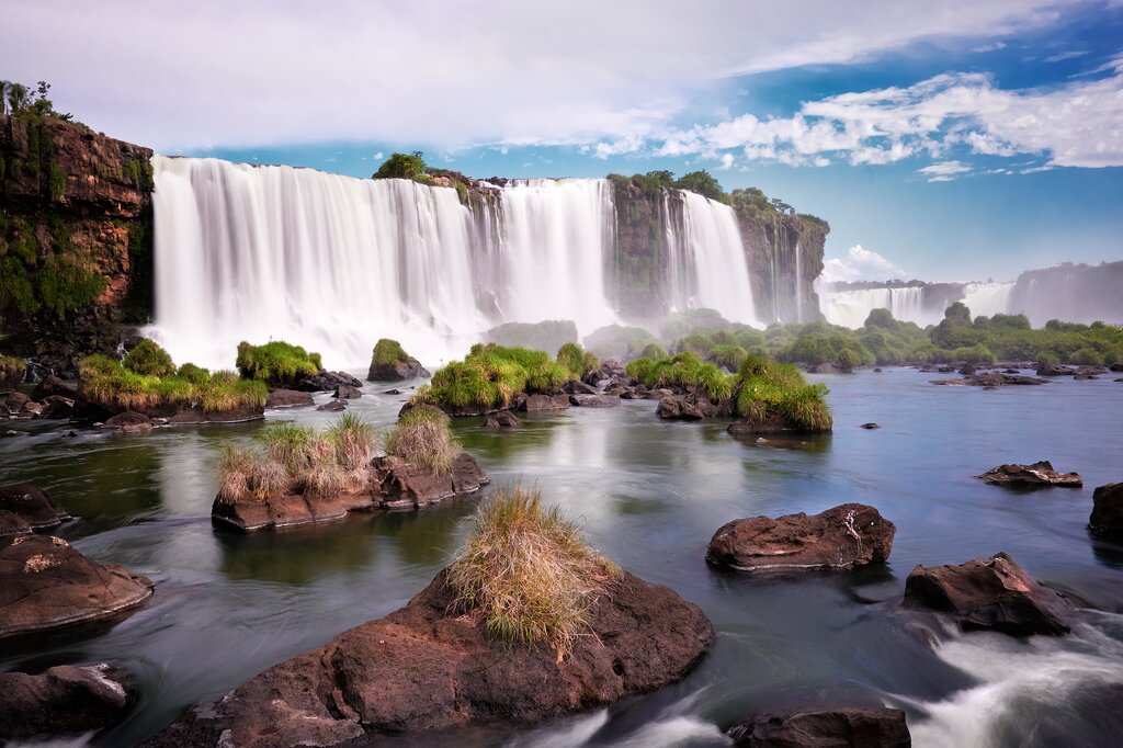 Devil's Throat in Iguazu Falls