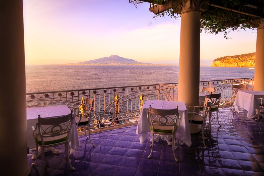 Enjoy aperitivo with a view, in Sorrento