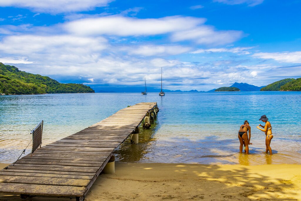 Ilha Grande and Hike Lopes Mendes