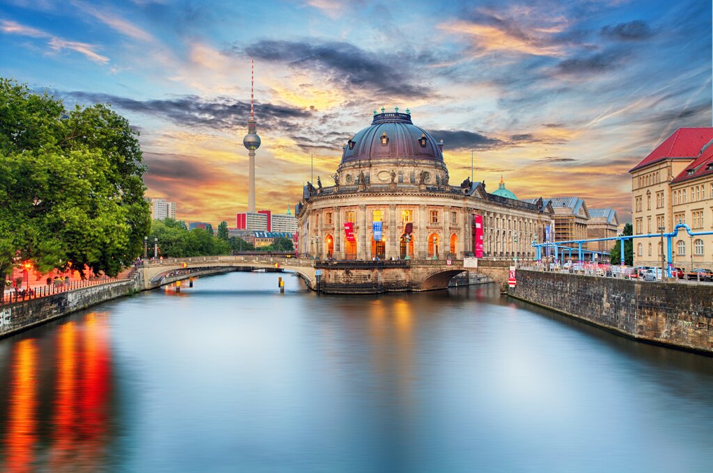 Immerse yourself in Berlin's fascinating past and its lively contemporary vibe.