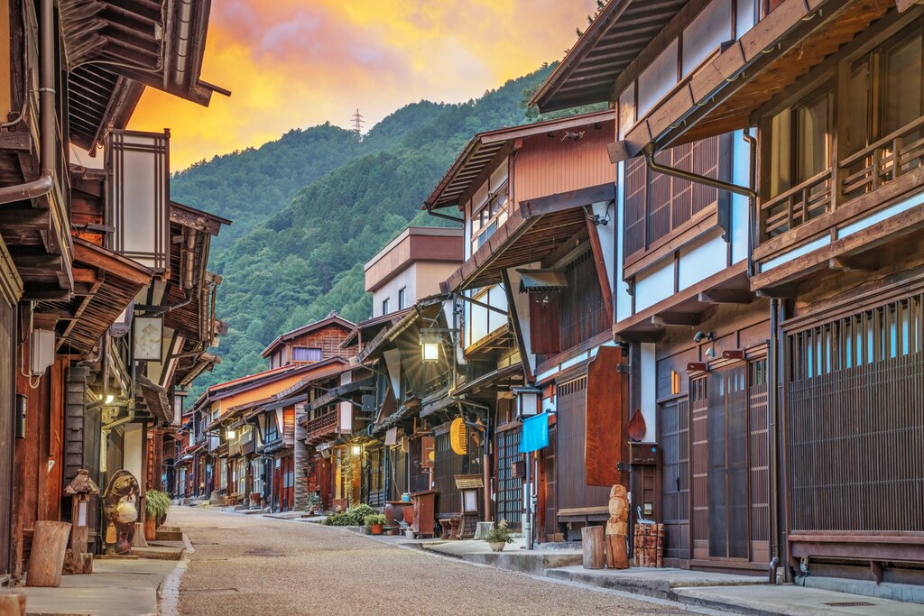 The picturesque post town of Narai.