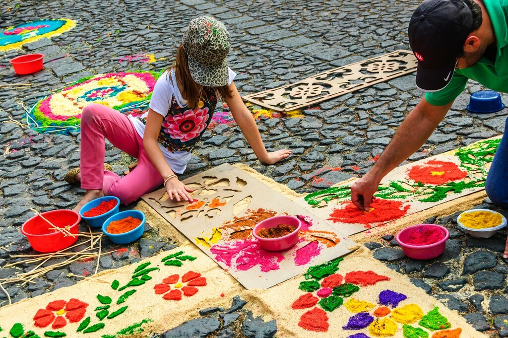 Making traditional crafts in Guatemala
