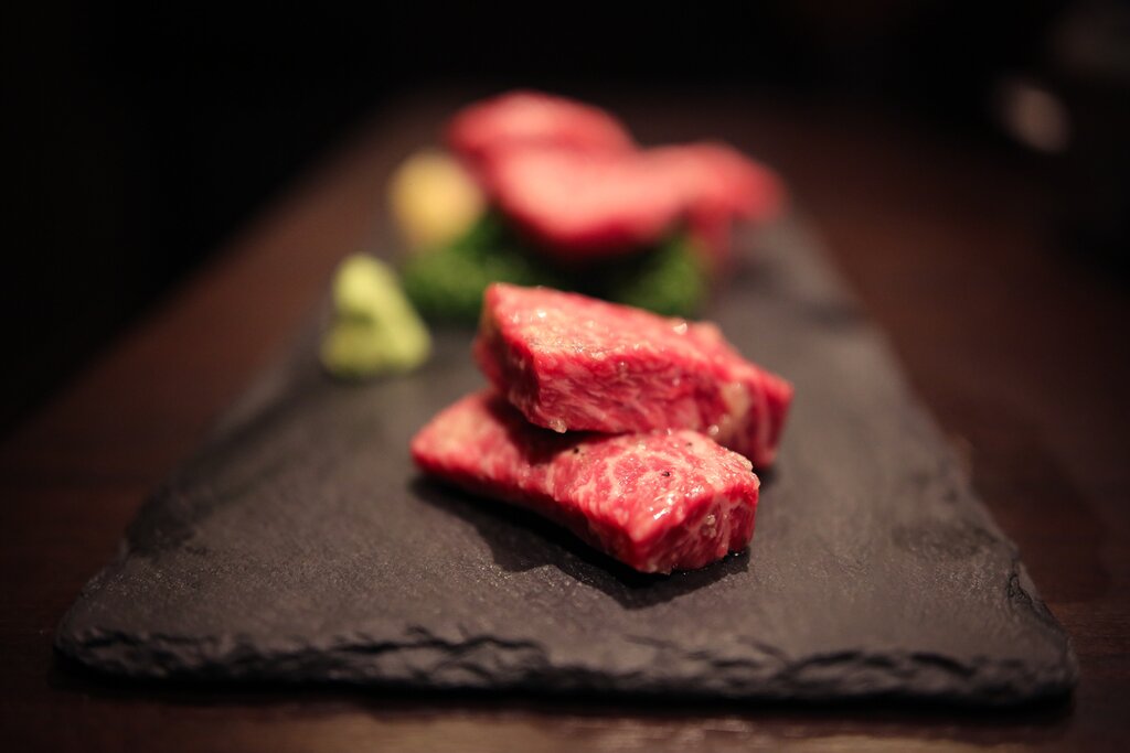 Kobe Beef Sampling & World Heritage Himeji Castle Visiting