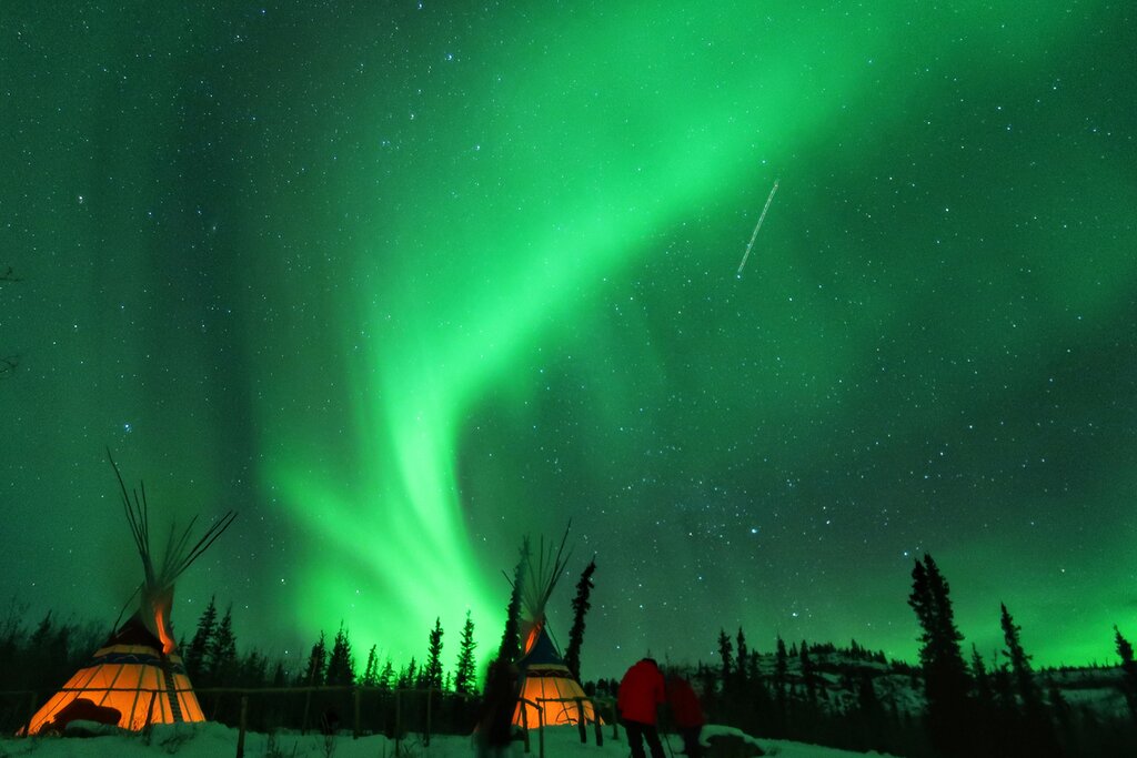  Seek out the northern lights during winter in Whitehorse