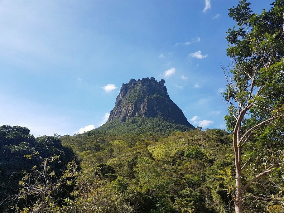 Morro do Castelo Trek