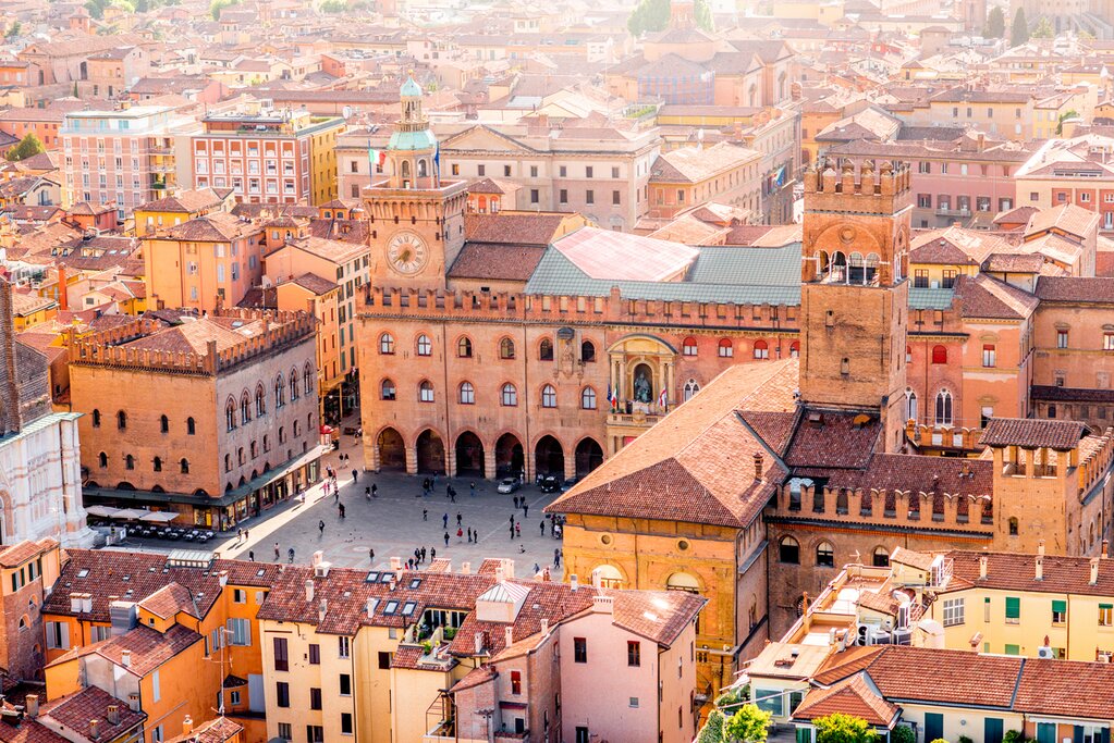 Bologna time at your leisure.