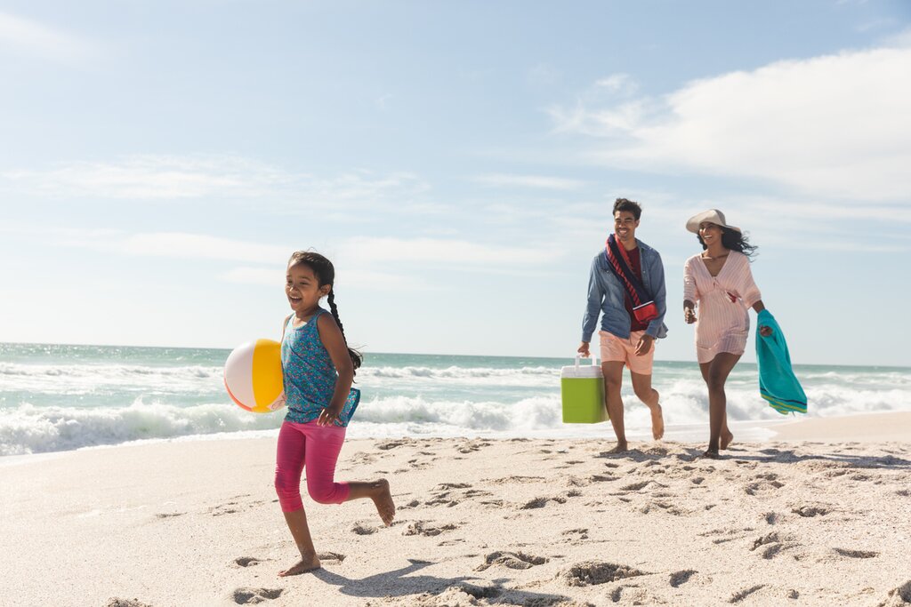 Going to the beach with the kids: play area key point