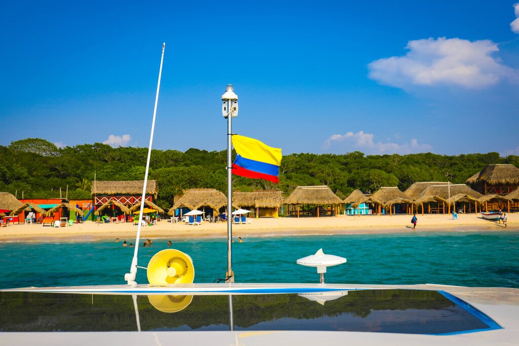 Kick back on a tropical beach near Cartagena for the day