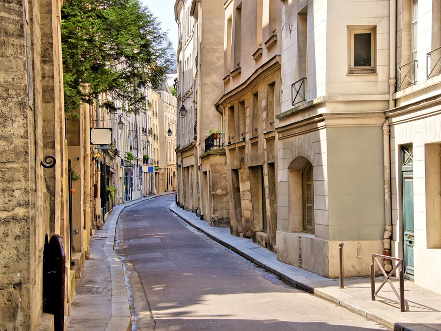 Latin Quarter Guided Walking Tour - Semi-Private