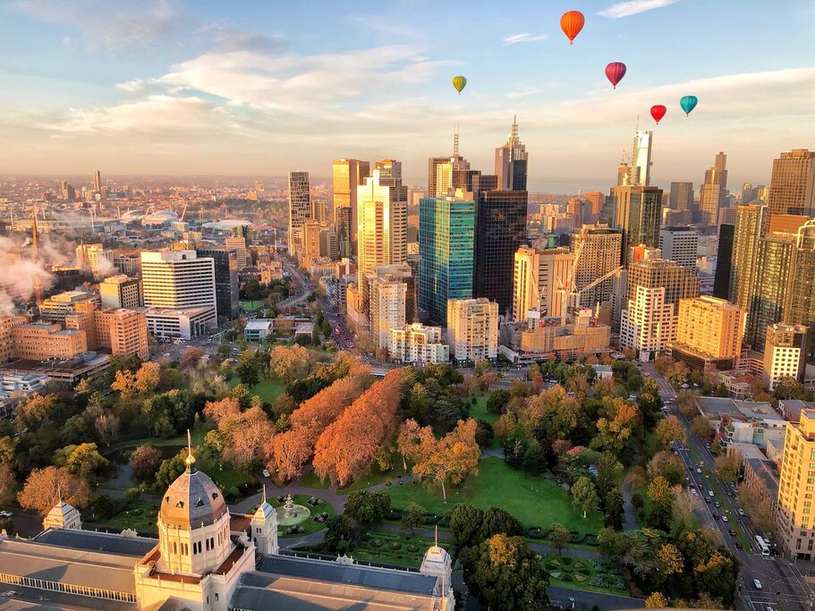 Sunrise Balloon Flight over Melbourne with Breakfast