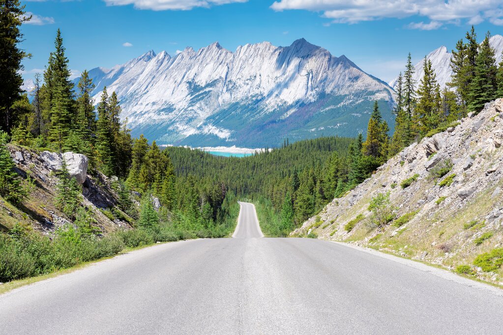  Drive the Trans-Canada Highway from Calgary to Banff