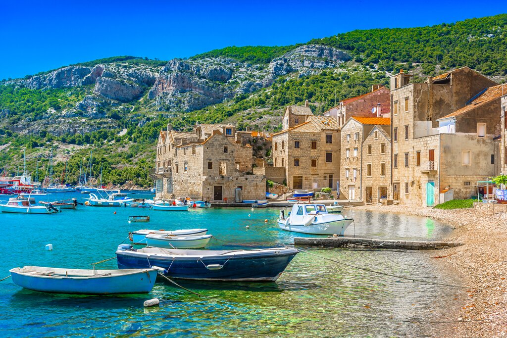 Sail to the island of Vis