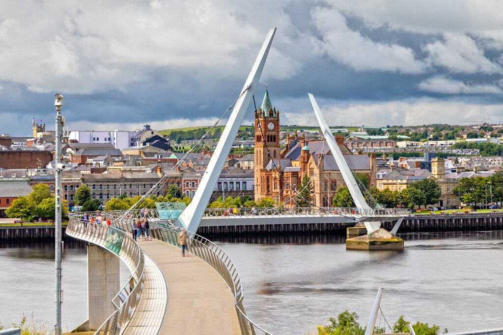 Londonderry (Derry) offers a vibrant mix of historic and modern attractions