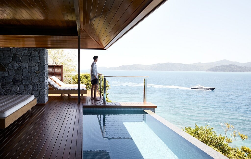 Kick off your week in the Whitsundays at the opulent qualia Great Barrier Reef (photo courtesy of qualia)