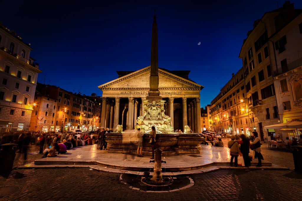 Stop for aperitivi in Piazza della Rotonda and admire views of the Pantheon