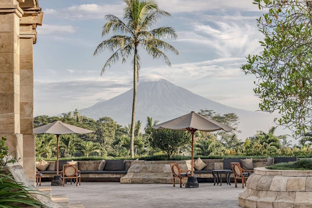 Start your trip in 5-star style among the lush volcanic scenery of Java (photo courtesy of Amanjiwo Resort and Hotel)