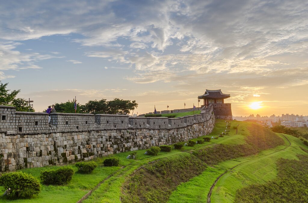 Suwon Hwaseong Fortress Tour and Icheon Ceramic Experience