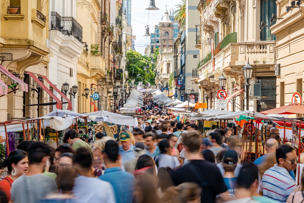 Crowds fill the streets at San Telmo market