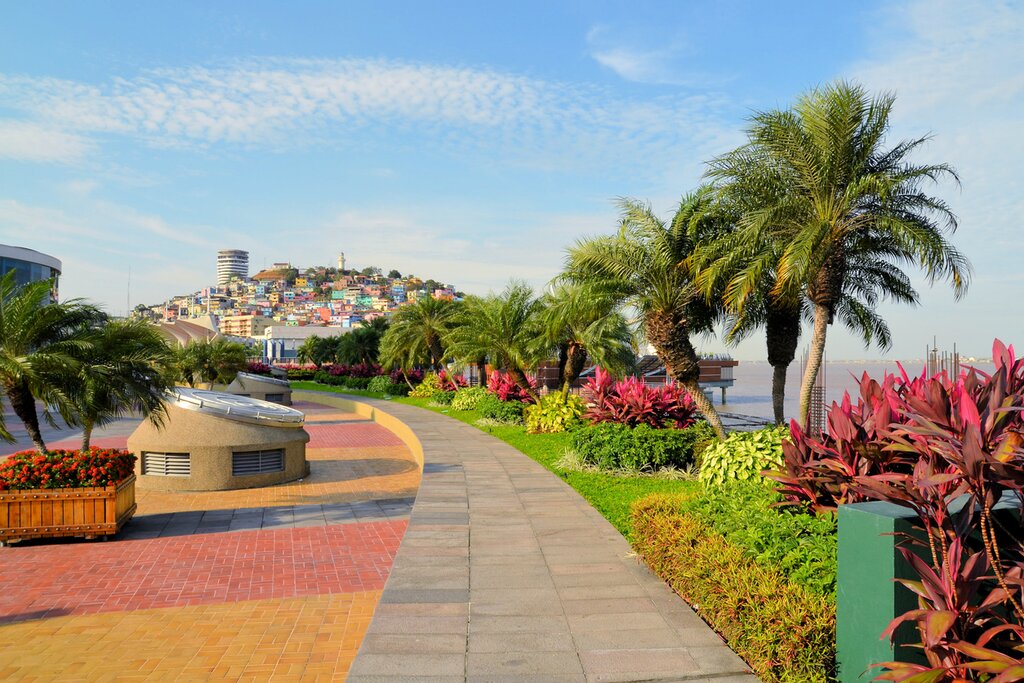 Rio Guayas and the boardwalk Malecón 2000