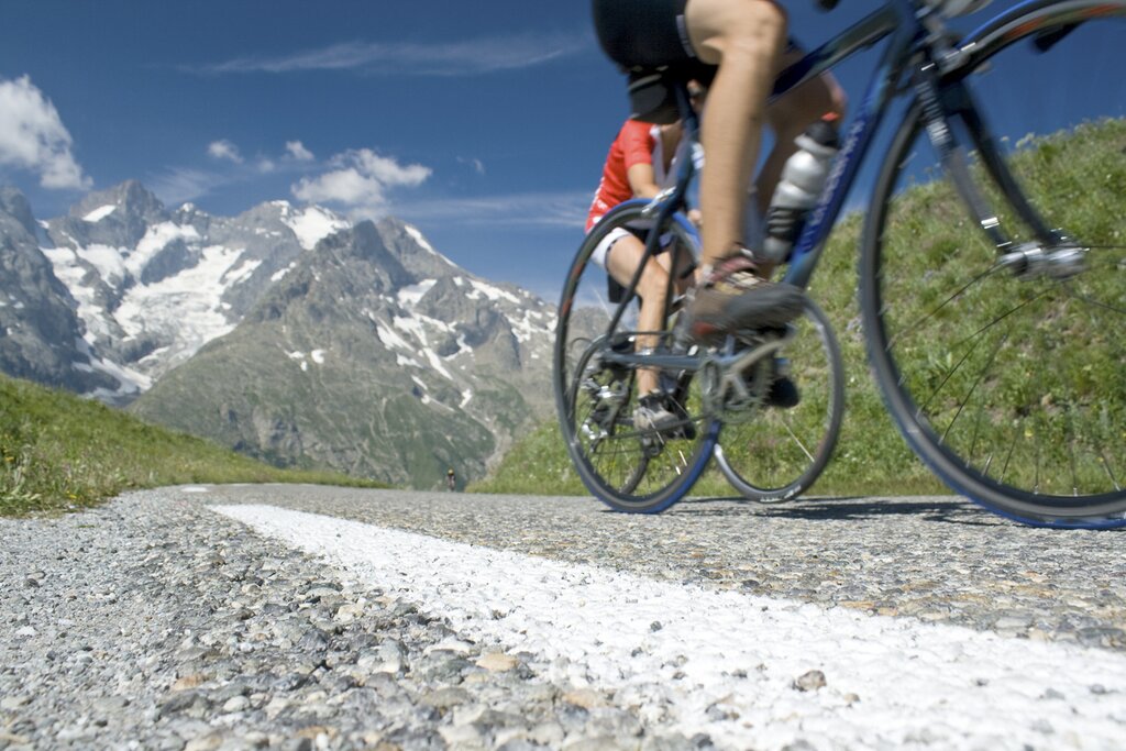 Cycling around Lake Annecy