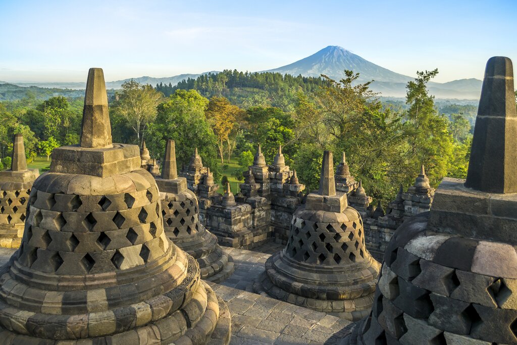 Transfer from Jakarta (CGK) to Yogyakarta (YIA) via Borobudur Temple