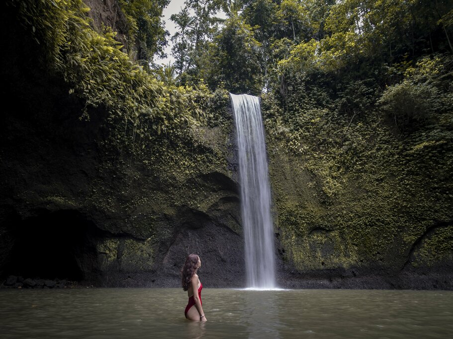 Visit Tibumana Waterfall
