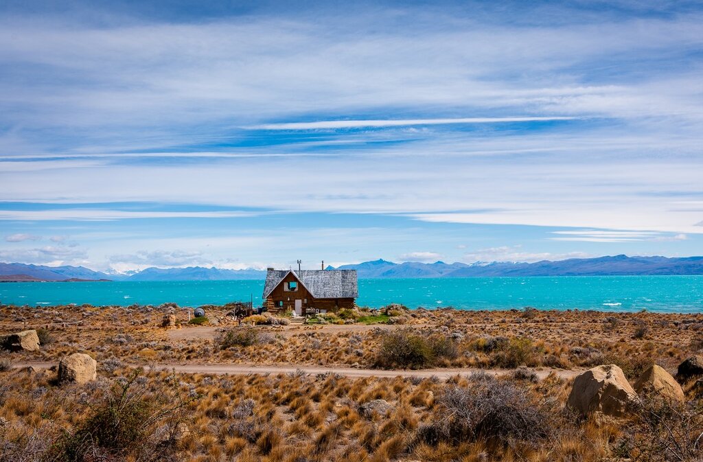 Discover the lake and caves of Lago Argentino on a 4WD tour