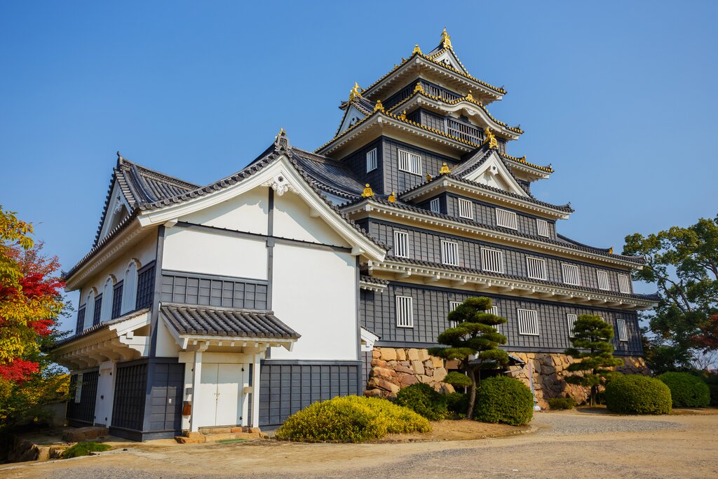 Sightseeing in Okayama: Castle, Korakuen, and Sword Museum